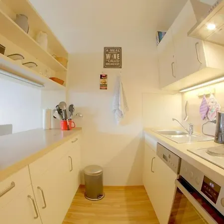 Brockenblick Mit Tollen Blick Und Schwimmbad * برونلاغ