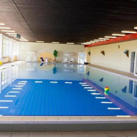 Brockenblick Mit Tollen Blick Und Schwimmbad برونلاغ